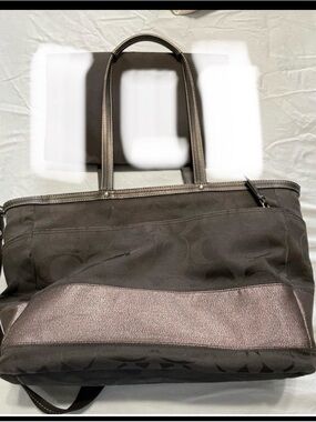 Coach Diaper Bag doesn’t come with diaper Changing mat
